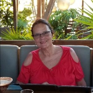 Meet your Posher, Pam